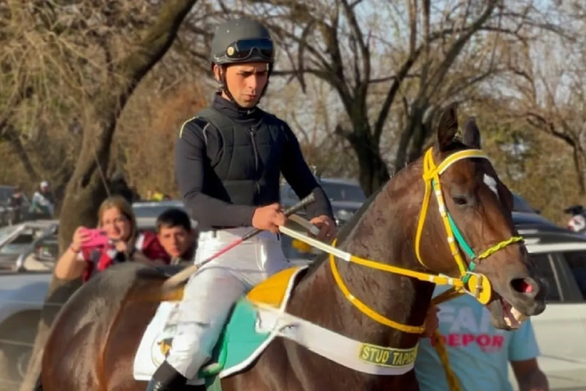 GRAN CARRERA. El jockey Rubén Camos le brindó una excelente conducción a Milagros.