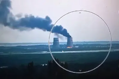 Ucrania asegura que Rusia provocó un incendio en la central nuclear de Zaporiyia