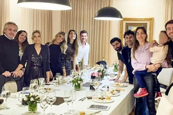El álbum de fotos de cuando gobernaron los perversos
