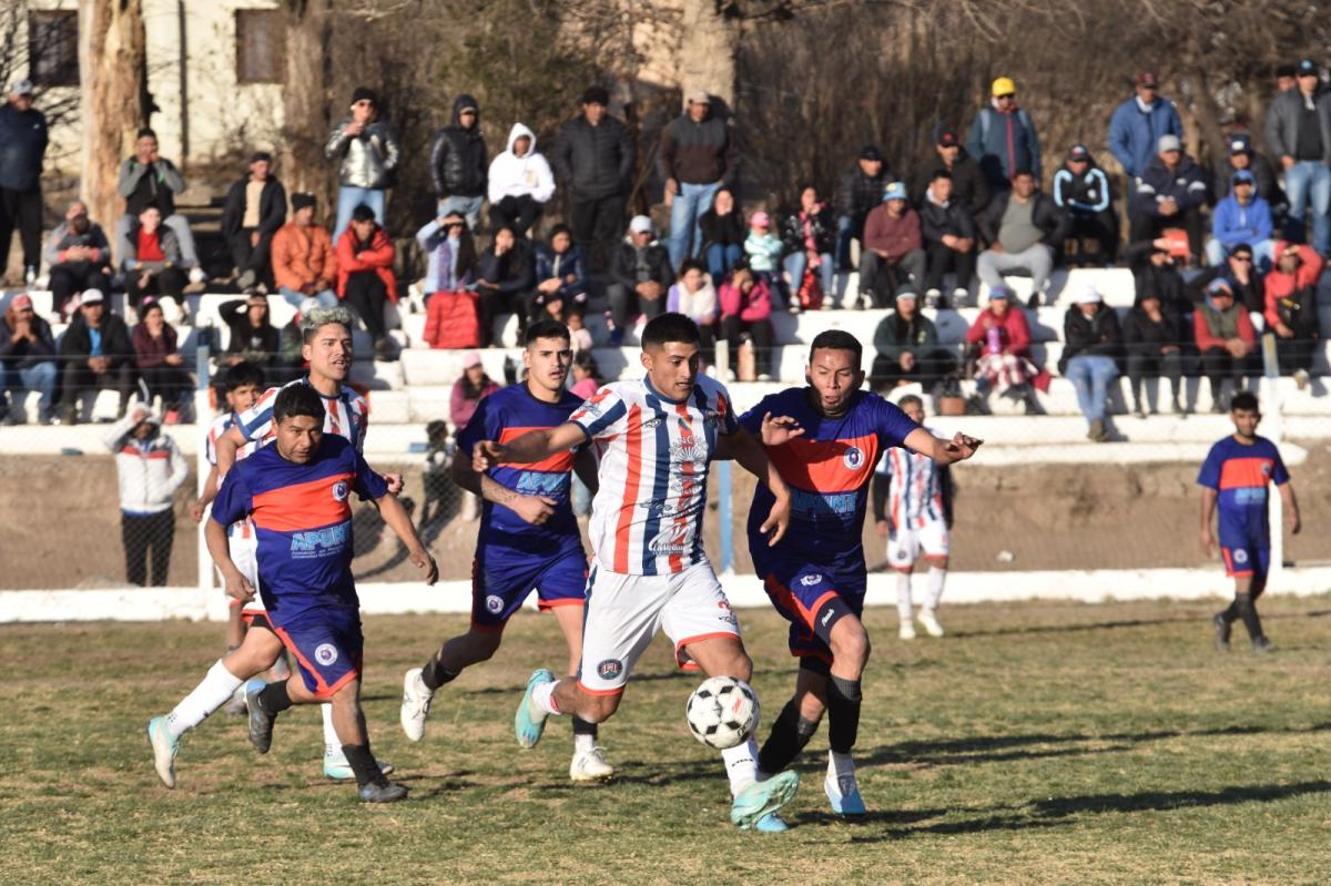 PARTIDO TRABADO. Unión del Valle y Central Córdoba no mostraron un buen juego.