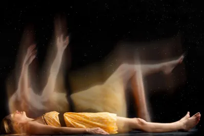 ¿Por qué sentimos que caemos al vacío mientras dormimos? Este es el motivo