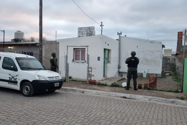 Allanan cinco inmuebles en tres provincias  y detienen varios integrantes de una banda narcocriminal