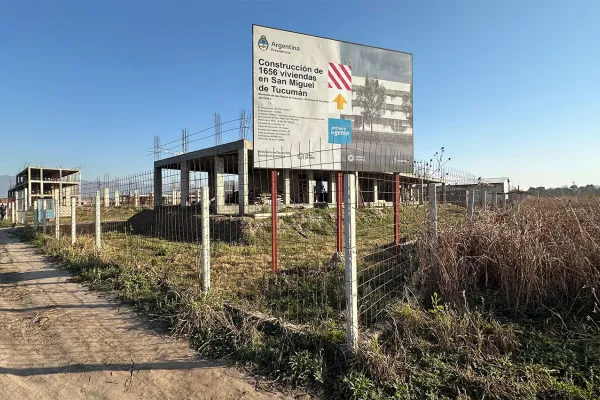 Plan Procrear II: por la falta de fondos sigue paralizada la construcción de 3.000 viviendas en Manantial Sur