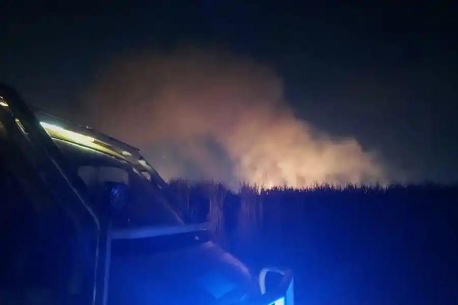 INTENCIONALES. Especialistas advierten que la quema de cañaverales provoca decenas de incendios diarios en la provincia. 