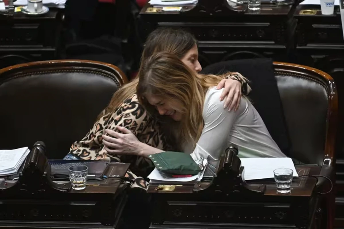 LILIA LEMOINE. La diputada libertaria se quebró al hablar de la violación que sufrió hace 18 años.