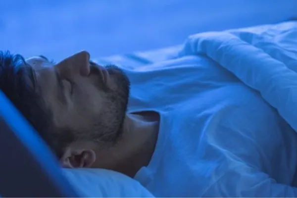Por qué nos “olvidamos” de respirar mientras dormimos y cuáles son sus consecuencias, según la ciencia