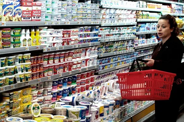 Crisis económica: las ventas en supermercados y autoservicios cayeron 16,1% interanual en julio