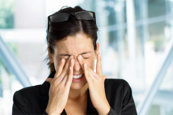 Picazón de ojos: ¿cuáles son las causas y por qué no debés frotarte los párpados?