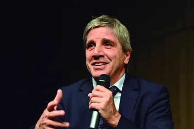 Tres nuevos funcionarios se suman al equipo de Luis Caputo: quiénes son