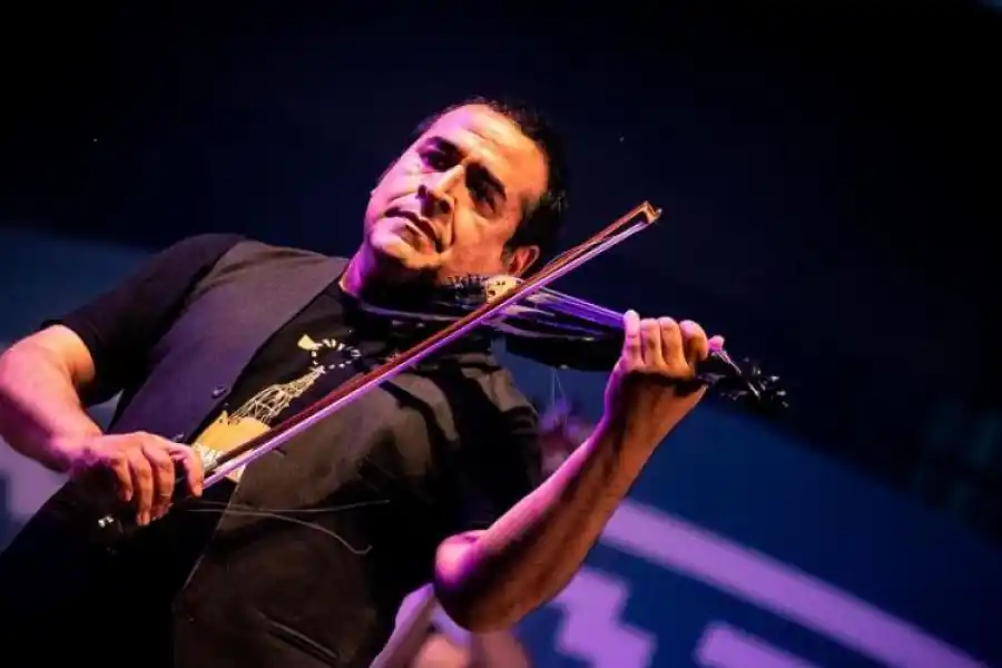 NÉSTOR GARNICA. El violinista santiagueño se destaca con sus temas.