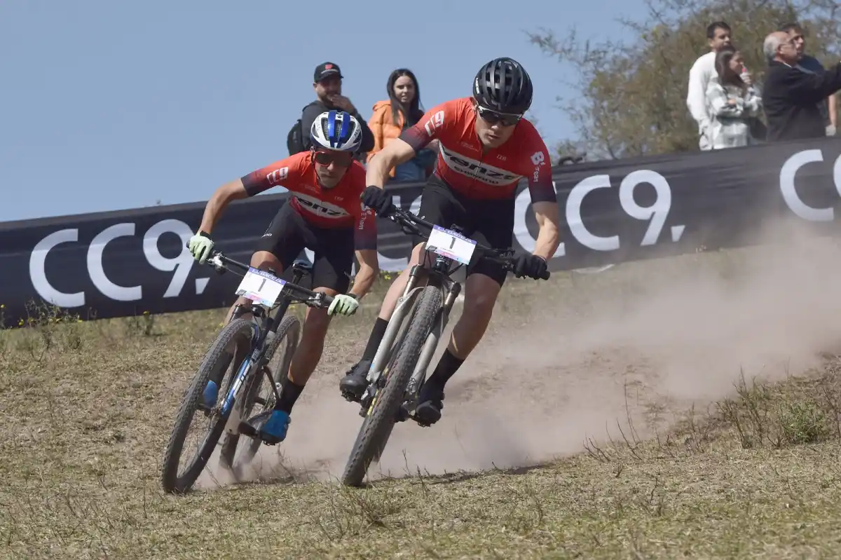 A TODA VELOCIDAD. La dupla ganadora no bajó el ritmo en ningún momento de la prueba.