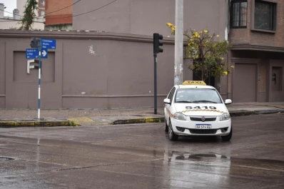 VIDEO. Ya empezó el cambio de señalización en calles San Lorenzo y Crisóstomo Álvarez