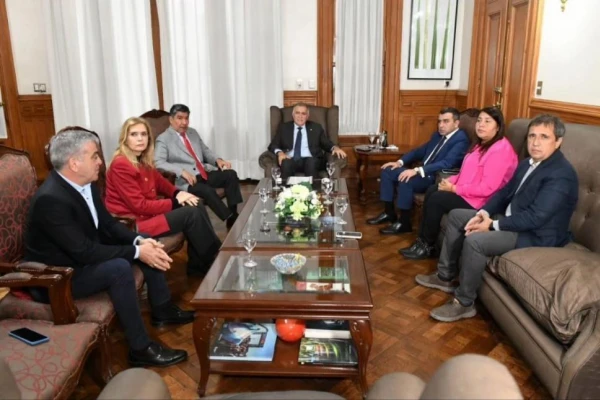 Ni el debate por la reforma política y constitucional logró unir al radicalismo