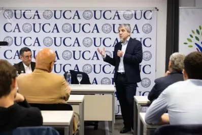 Caputo descartó un reajuste en el dólar oficial para evitar un impacto en los precios