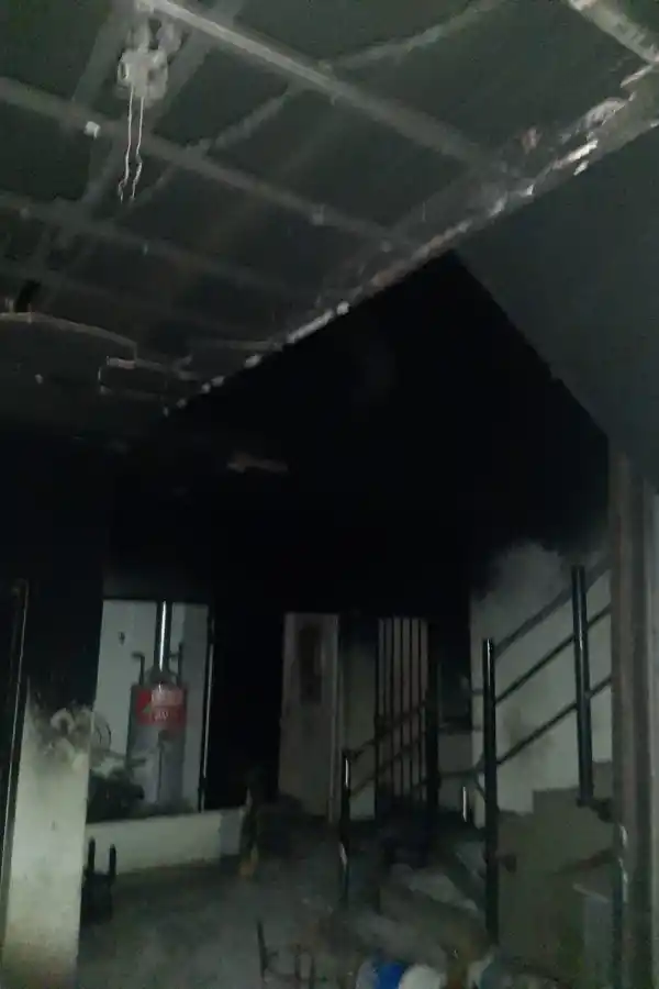 Motín: un grupo de 84 detenidos prendió fuego en las celdas de una comisaría de Tucumán