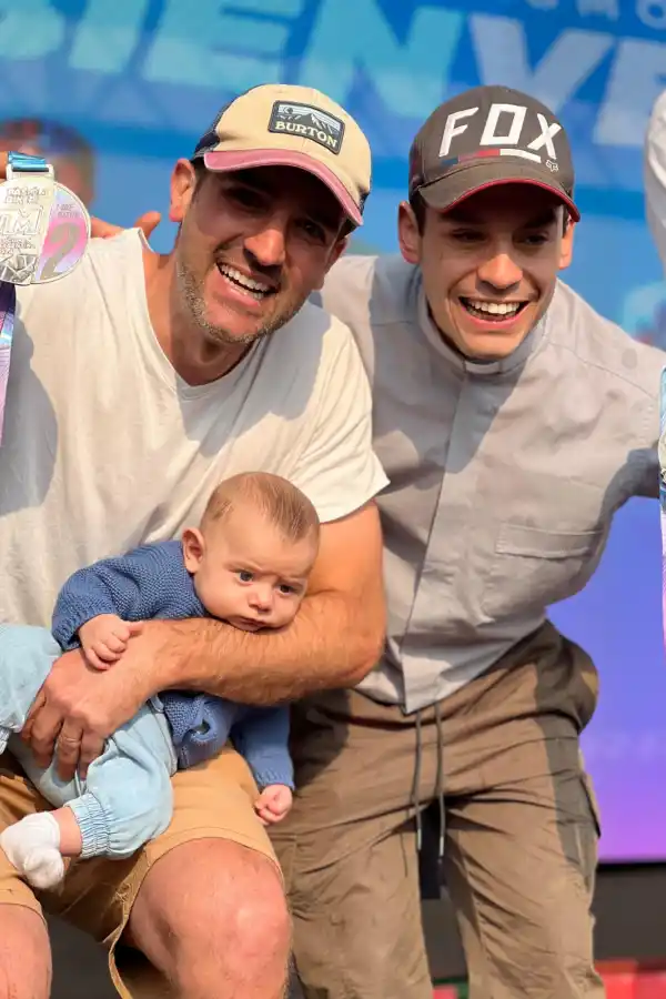 EN EL PODIO. Poviña y Larrosa festejan la medalla que recibieron en el Trasmontaña.