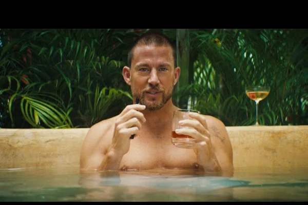 “Parpadea dos veces”: unas vacaciones de ensueño con sorpresa