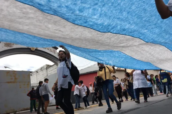 El Gobierno fijó por decreto el nuevo salario mínimo para los docentes