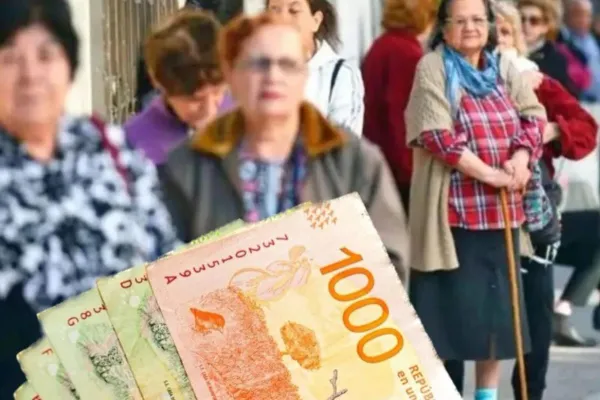 El Gobierno analiza otorgar un nuevo bono para jubilados: cuándo se pagaría