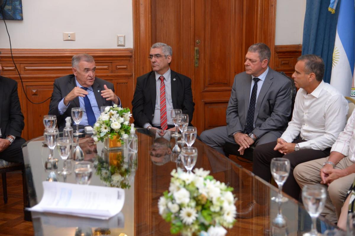 EN CASA DE GOBIERNO. El gobernador Jaldo y el titular de la CTC, Jorge Garber, en una reunión celebrada en enero pasado. Foto de Archivo / Comunicación Pública