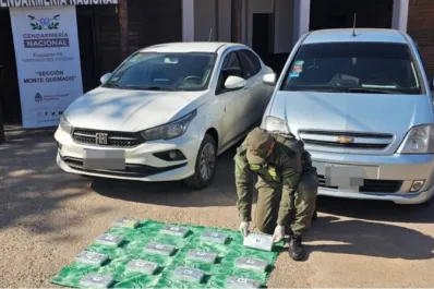 Ocultaban más de 13 kilos de cocaína en las puertas traseras de dos autos
