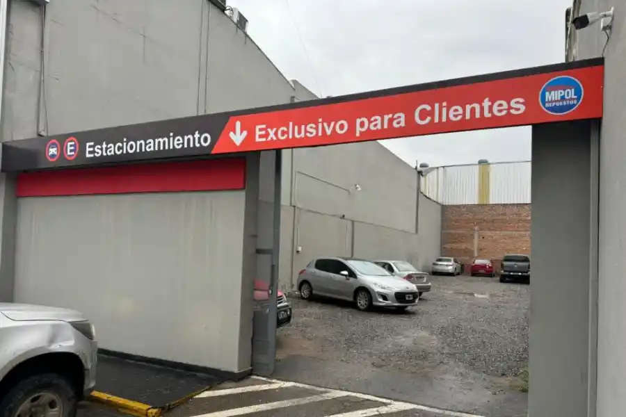 Con Mipol Repuestos, subís a tu auto con tranquilidad y seguridad