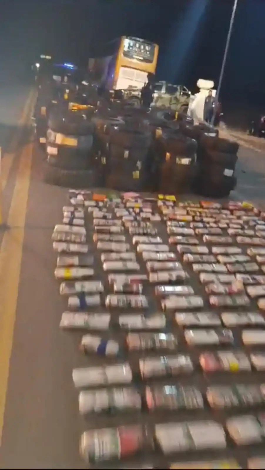 CONTRABANDO. Hallaron más de 300 cubiertas sin documentación.