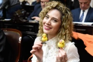 La diputada Lourdes Arrieta denunció penalmente al biógrafo de Javier Milei por discriminar a Esteban Bullrich