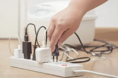 Cuáles son los artefactos que nunca debemos enchufar en una zapatilla eléctrica