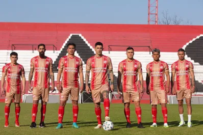 San Martín de Tucumán podría cambiar la marca de indumentaria: ¿qué propuestas recibió el club?