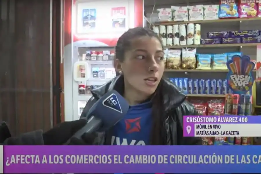 QUEJAS. Una de las comerciantes afectadas por el cambio de sentido.
