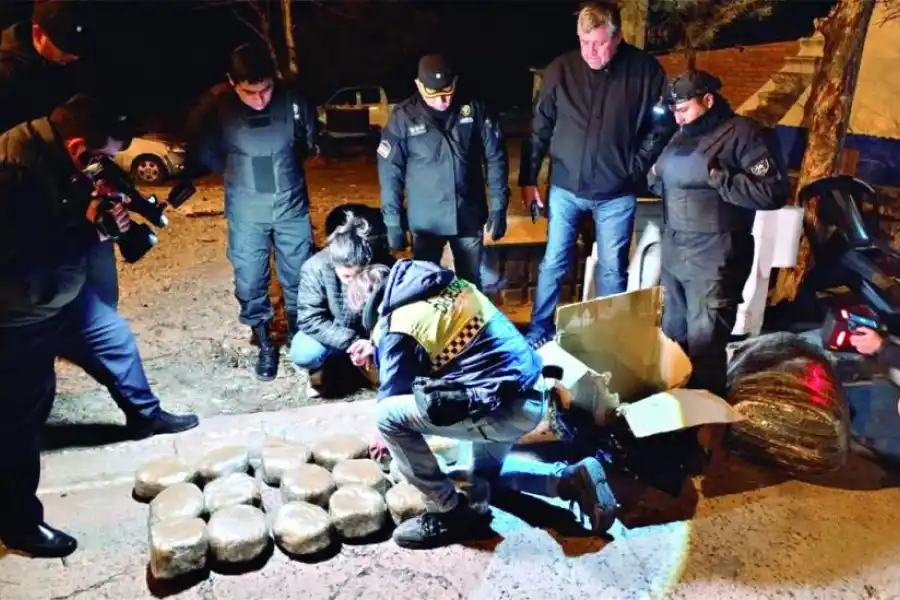 Un asalto volvió a poner la mira en los tours de compras