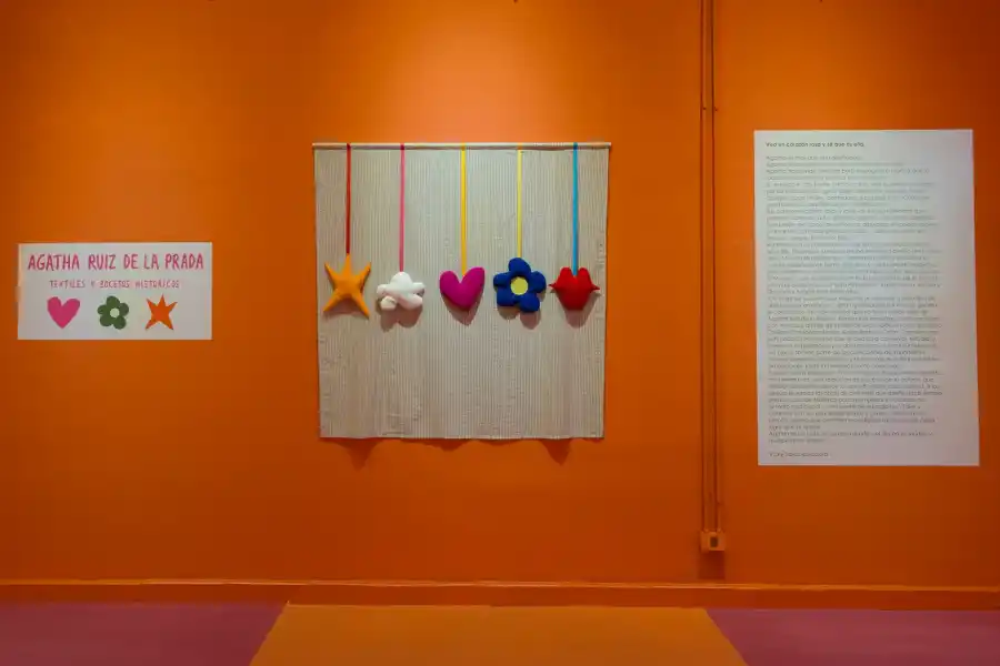 La muestra de Agatha Ruiz de la Prada y un reconocimiento por su aporte a la moda sustentable