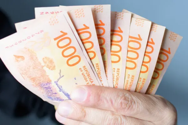 ¿Cuánto debo invertir en plazo fijo para ganar un sueldo extra de $200.000?