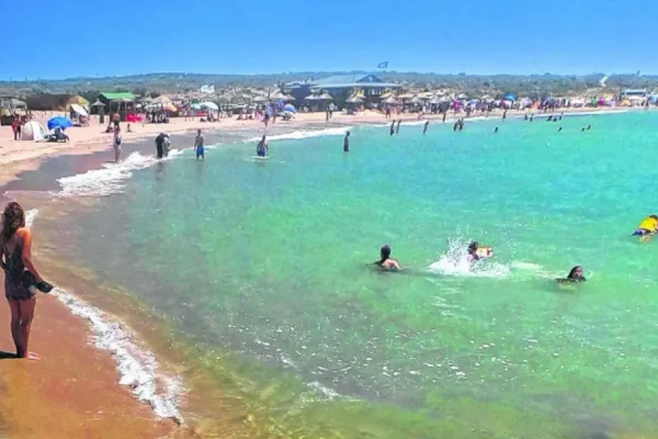 Crecen hasta un 50% las consultas para viajar al exterior debido a la baja del dólar blue