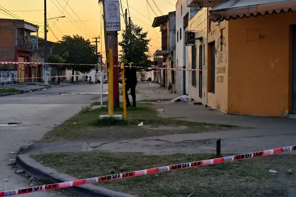 Un policía mató a un joven que habría intentado robar en su casa en Villa Alem