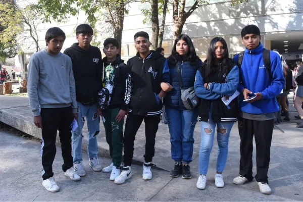 De Colalao del Valle a la universidad: el desafío de viajar más de cinco horas diarias para llegar al título