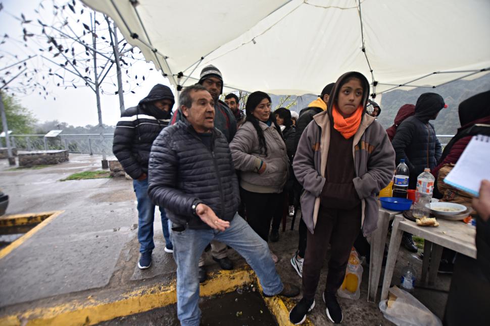 DAMNIFICADOS. Los artesanos perdieron todo y piden ayuda estatal.