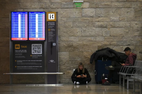 Aeropuertos: tras un día de caos, citan a gremios aeronáuticos