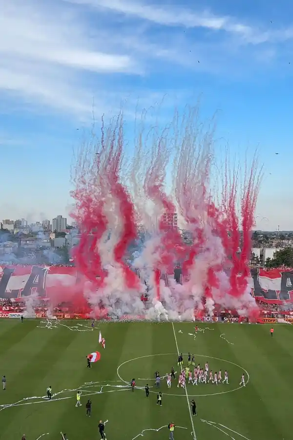 10 historias que se desarrollaron en el partido entre San Martín de Tucumán y el Santo sanjuanino