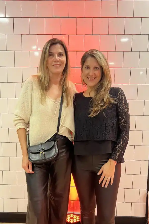 EN EL EVENTO. Pía López Tillard y Marilina Brussino no podían faltar en una noche especial.