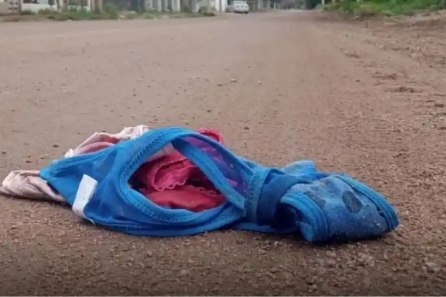 Misterio por las bombachas que aparecieron tiradas en Colonia Caroya. (Foto: Radio Comunicar)