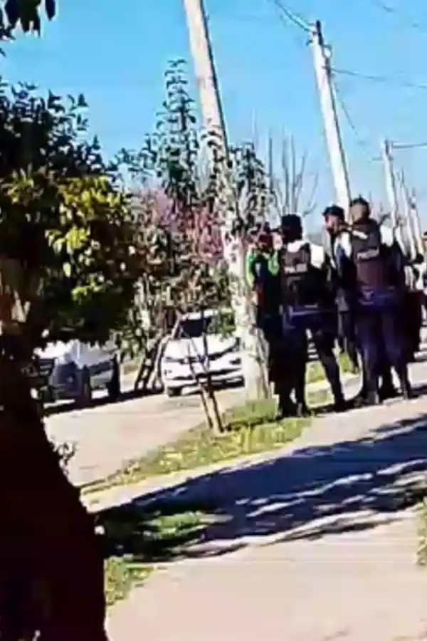 Policías, en el lugar del hecho. CAPTURA DE VIDEO