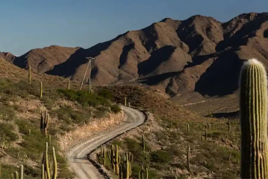 Cachi se encuentra a 146 kilómetros de la Ciudad de Salta.