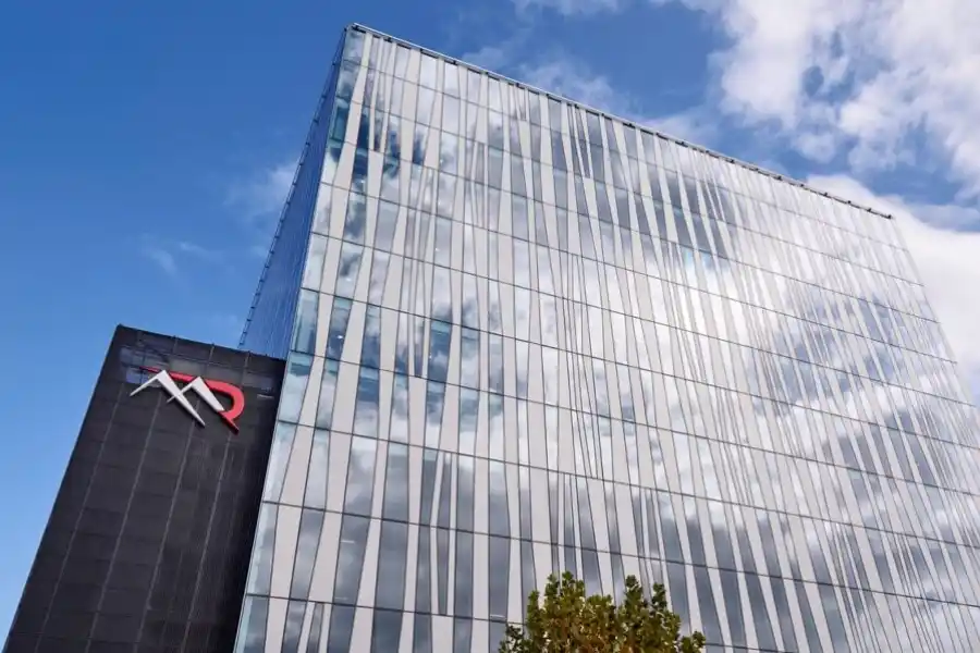 Los trabajadores de MIneral Resources deberán pasar más tiempo en el edificio.