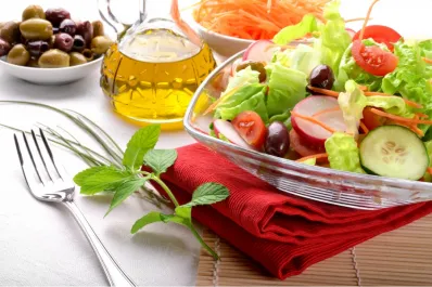 Dieta hipocalórica, la tendencia para comer bien y adelgazar: un menú semanal y uno diario