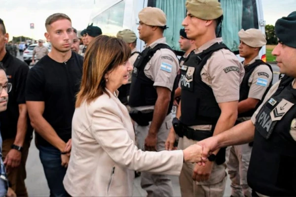 ¿Por qué Bullrich toma como ejemplo a Rosario y a Tucumán?