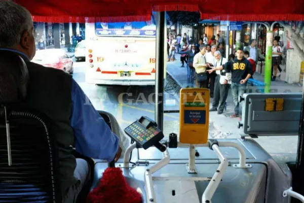 El transporte público debería mejorar, no empeorar: la opinión de los tucumanos acerca del conflicto