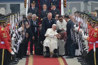 El papa Francisco comenzó su gira por Asia y Oceanía