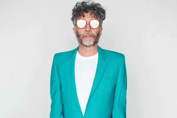 Fito Páez se fracturó cinco costillas en un accidente doméstico  y debió reprogramar sus conciertos